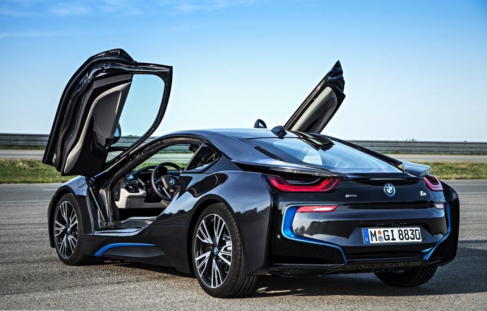 Does groundbreaking BMW i8 live up to expectations?