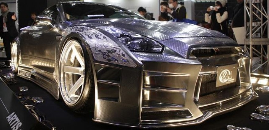 Nissan shocks with electric GT-R concept at Tokyo auto show