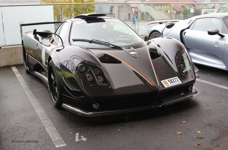 pagani zonda 760 lm roadster shows off