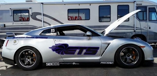 Nissan GT-R Spins at 220 MPH
